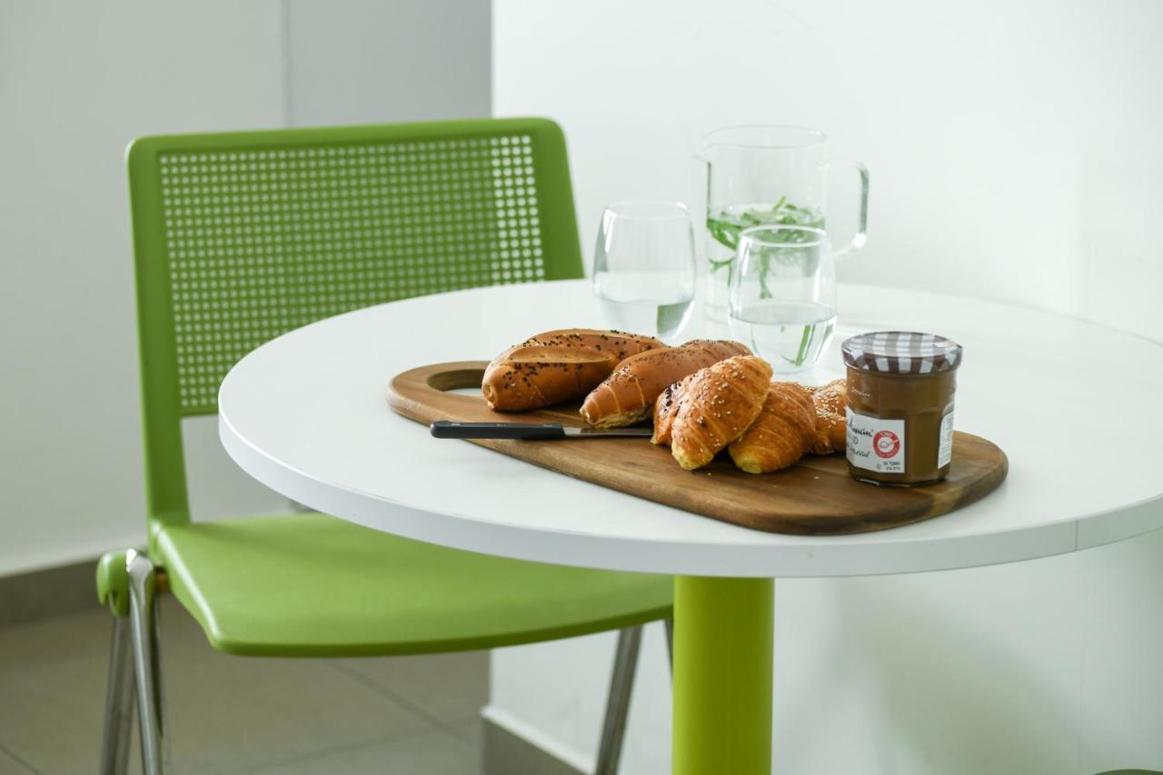 דירות גני תערוכה - Tlv University Apartments Near Expo By Sea N' Rent Tel Aviv Exteriör bild